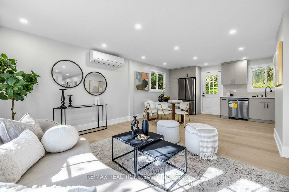 176, Charlotte, Gorham-College Manor, Newmarket