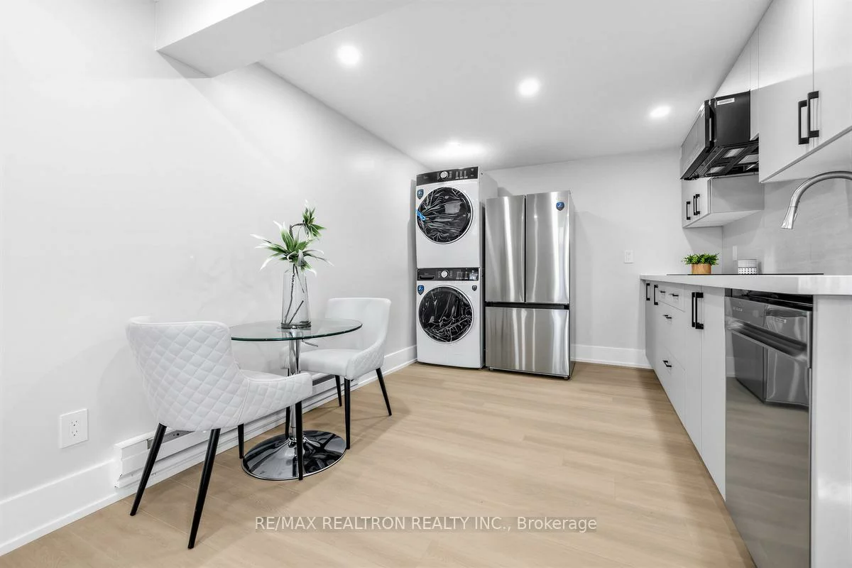 176, Charlotte, Gorham-College Manor, Newmarket
