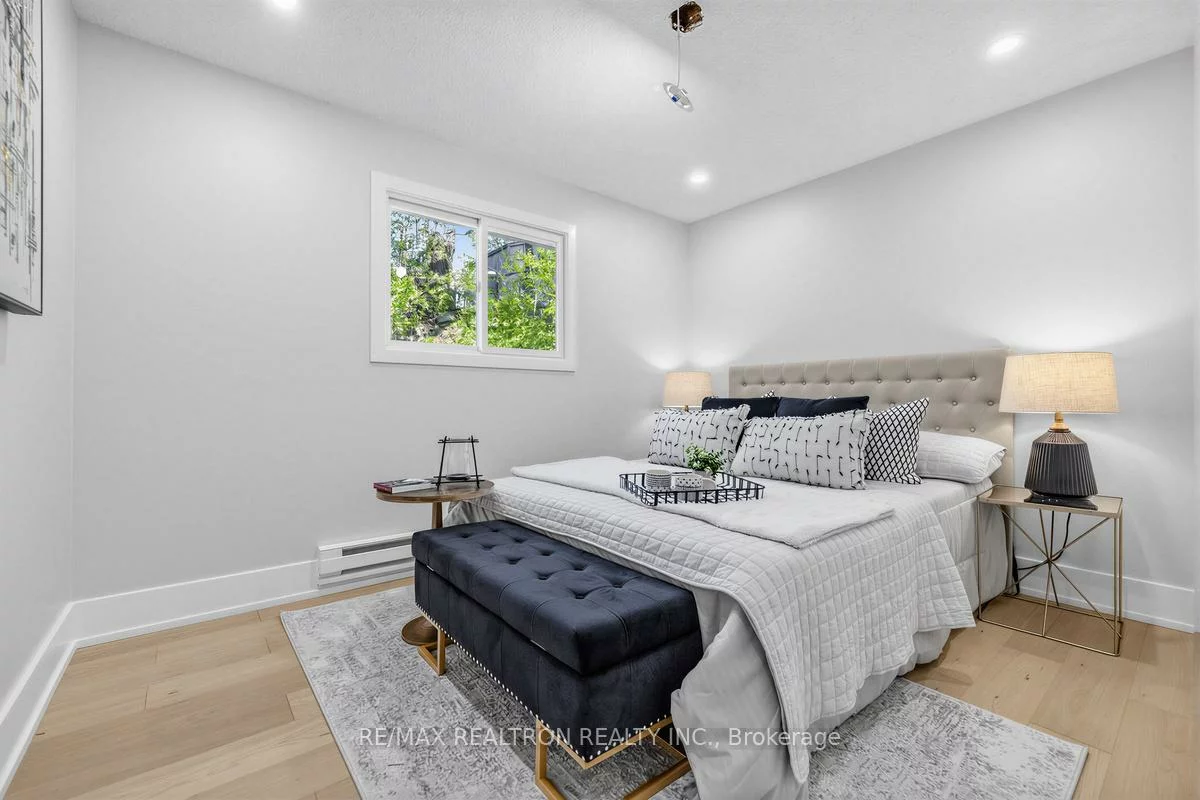 176, Charlotte, Gorham-College Manor, Newmarket