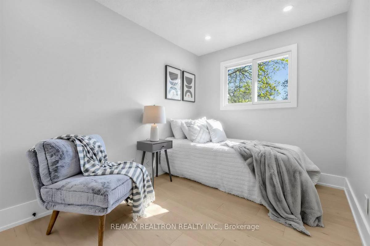 176, Charlotte, Gorham-College Manor, Newmarket
