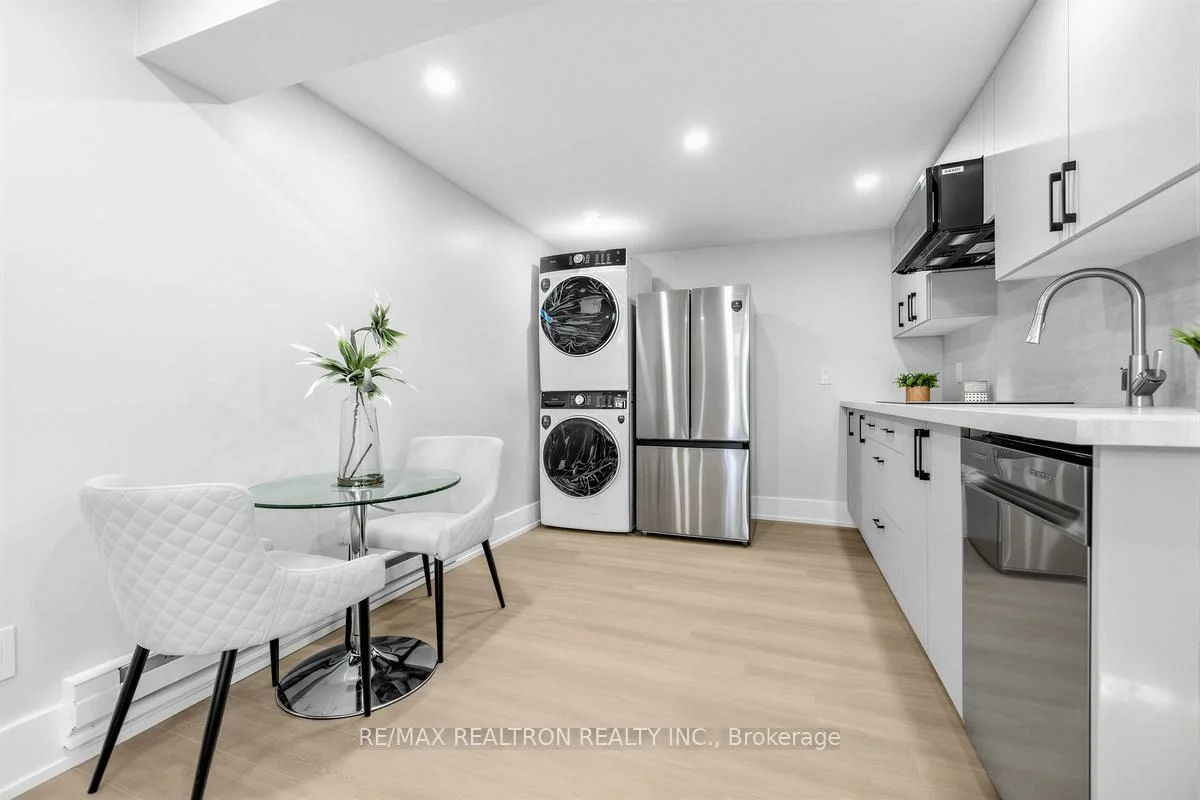 176, Charlotte, Gorham-College Manor, Newmarket