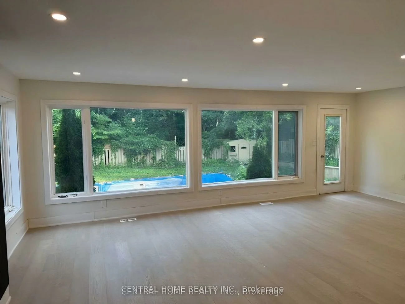 206, Parkview, Central Newmarket, Newmarket