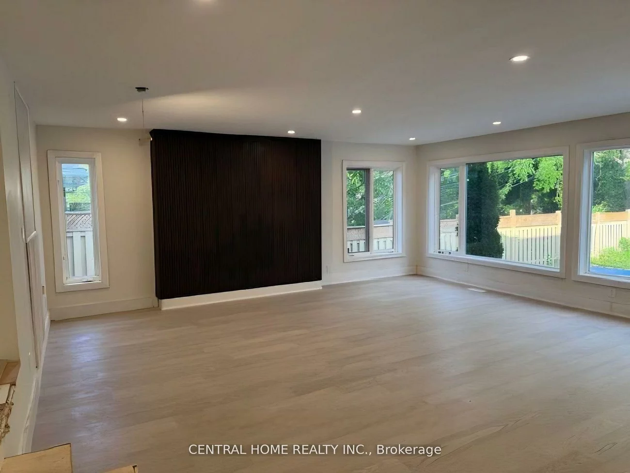206, Parkview, Central Newmarket, Newmarket