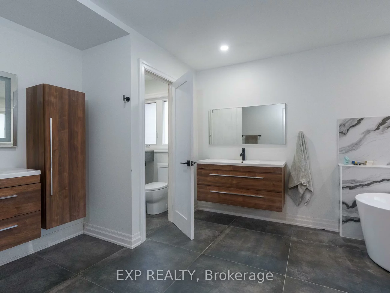 142, Savage, Armitage, Newmarket