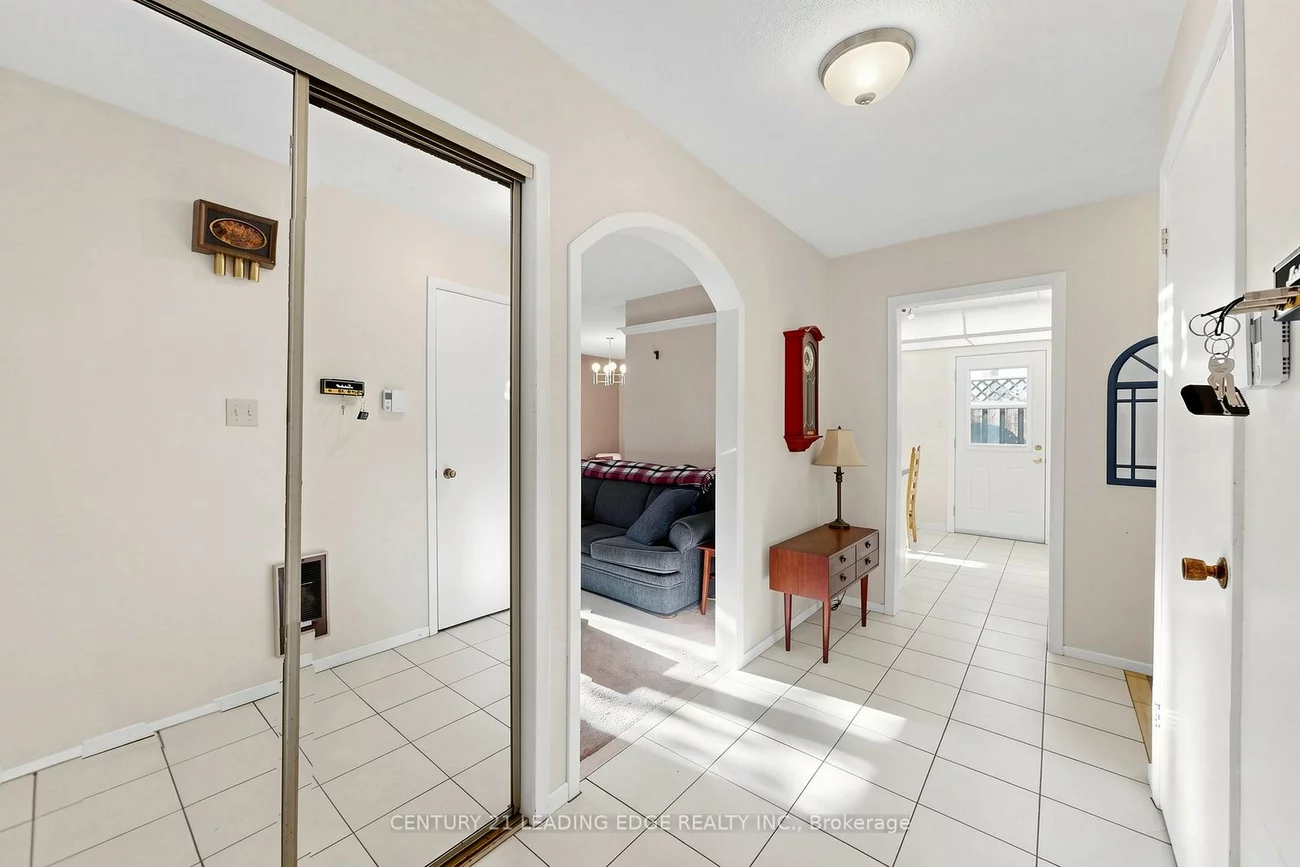 323, Waratah, Huron Heights-Leslie Valley, Newmarket