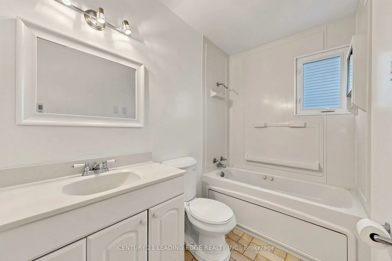 323, Waratah, Huron Heights-Leslie Valley, Newmarket