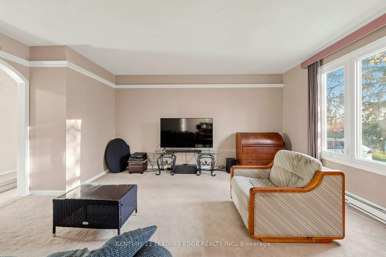 323, Waratah, Huron Heights-Leslie Valley, Newmarket