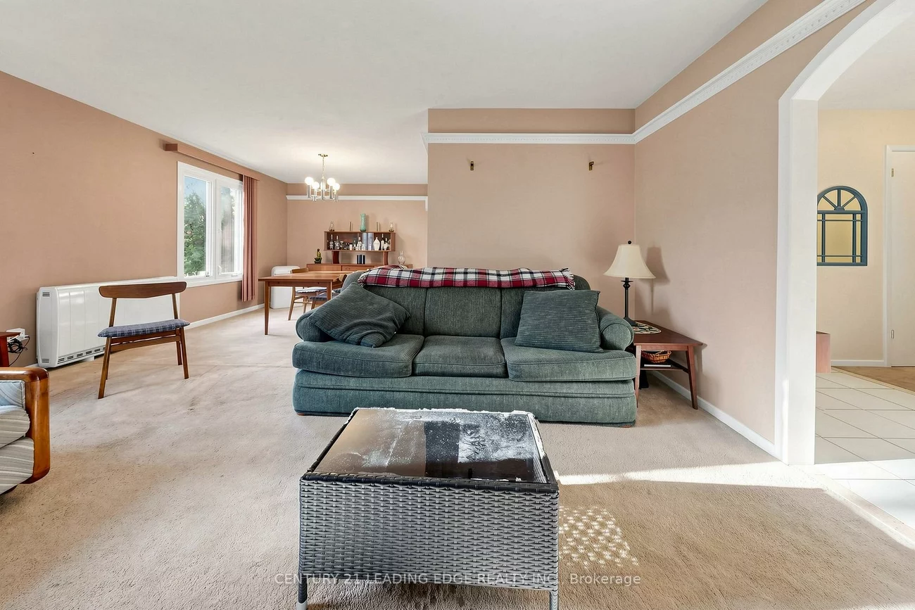 323, Waratah, Huron Heights-Leslie Valley, Newmarket