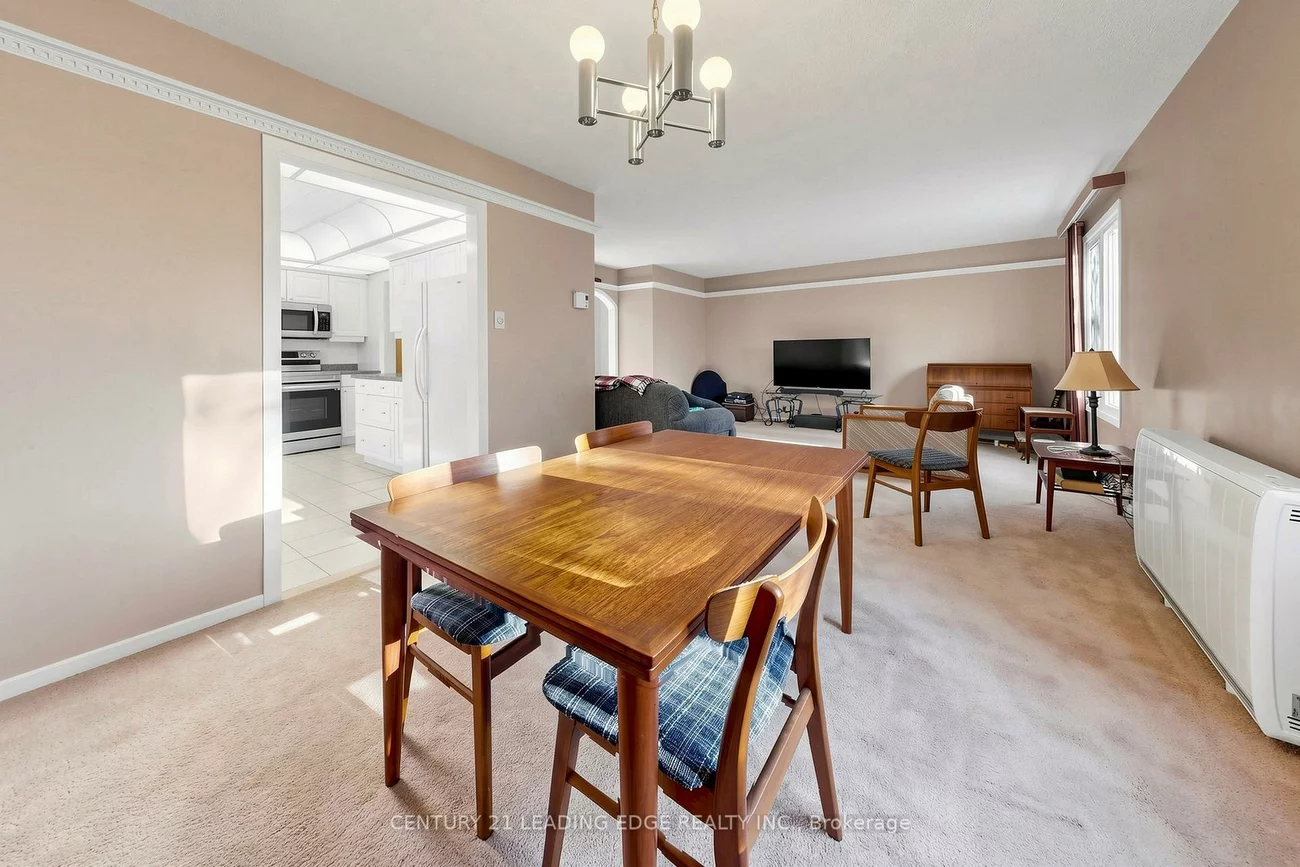323, Waratah, Huron Heights-Leslie Valley, Newmarket