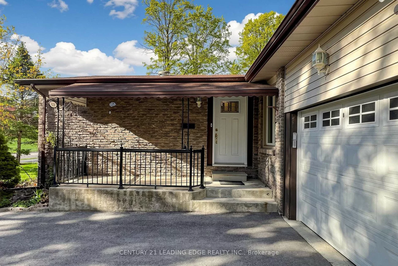 323, Waratah, Huron Heights-Leslie Valley, Newmarket