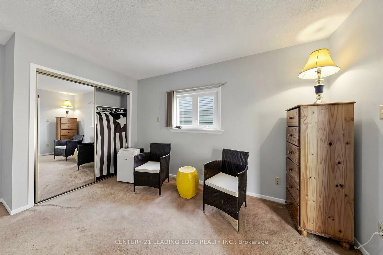 323, Waratah, Huron Heights-Leslie Valley, Newmarket