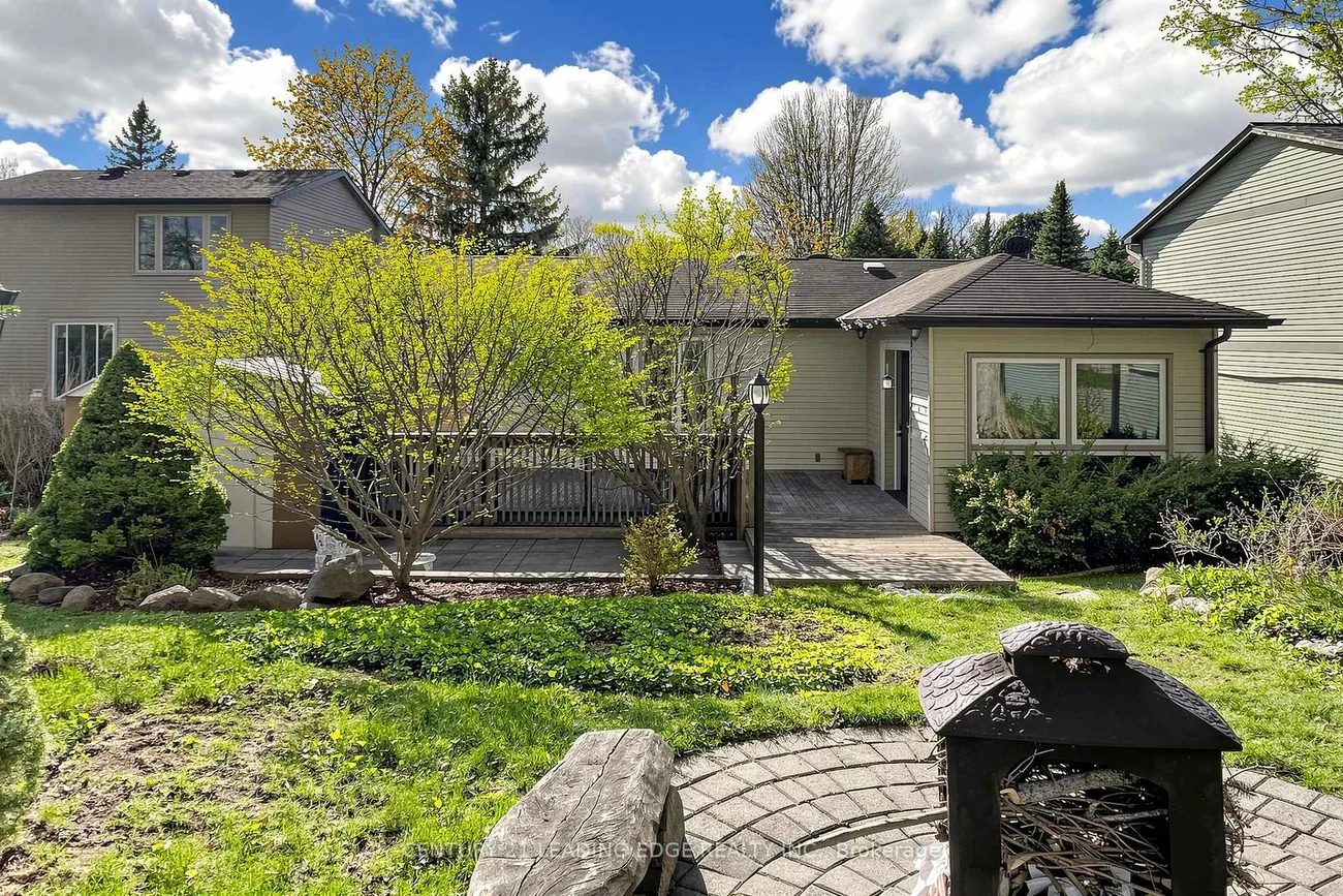 323, Waratah, Huron Heights-Leslie Valley, Newmarket