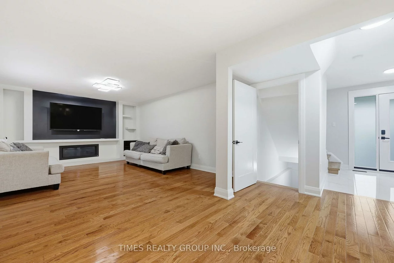 75, Beswick, Central Newmarket, Newmarket