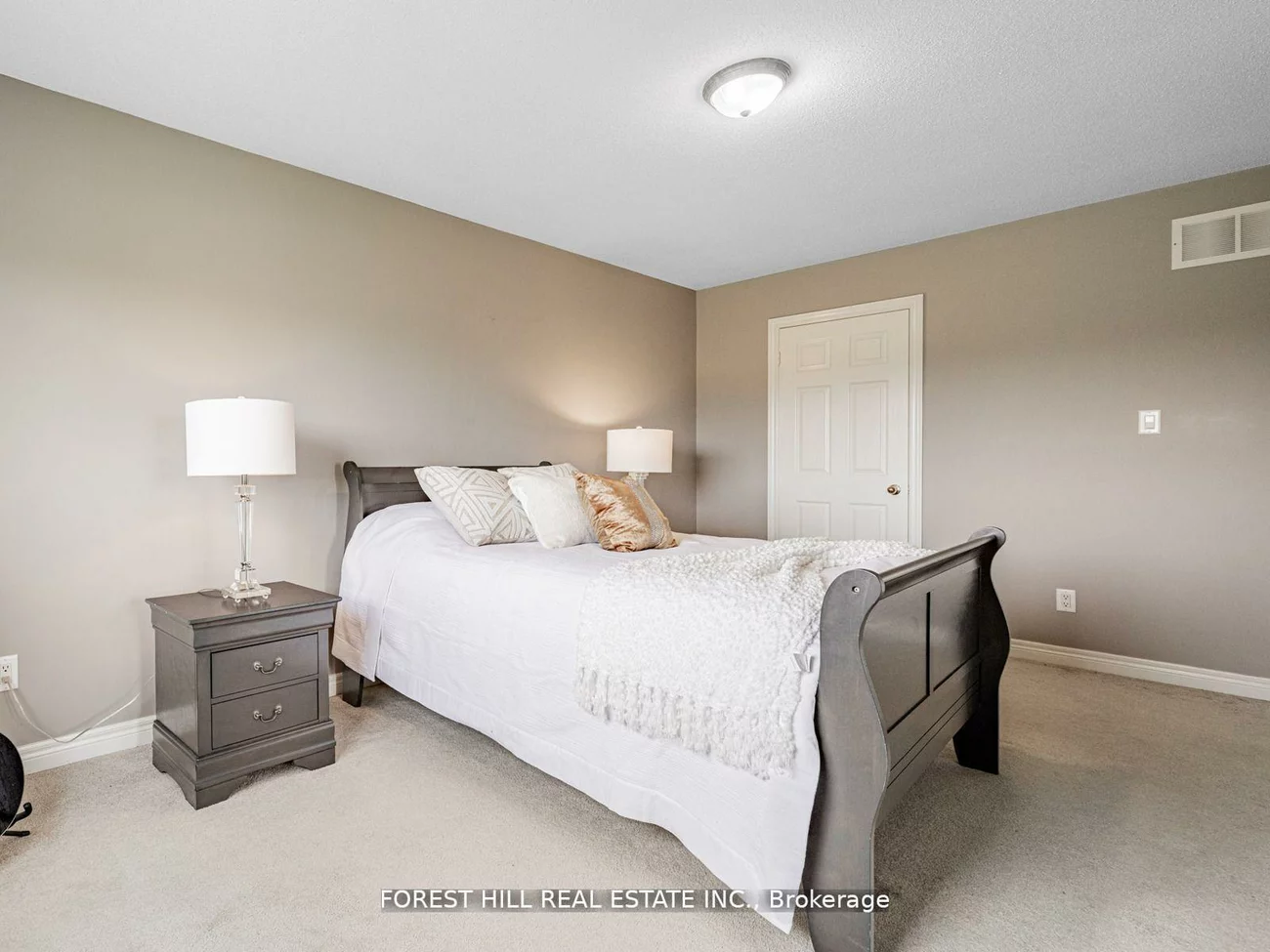 614, Mcbean, Stonehaven-Wyndham, Newmarket