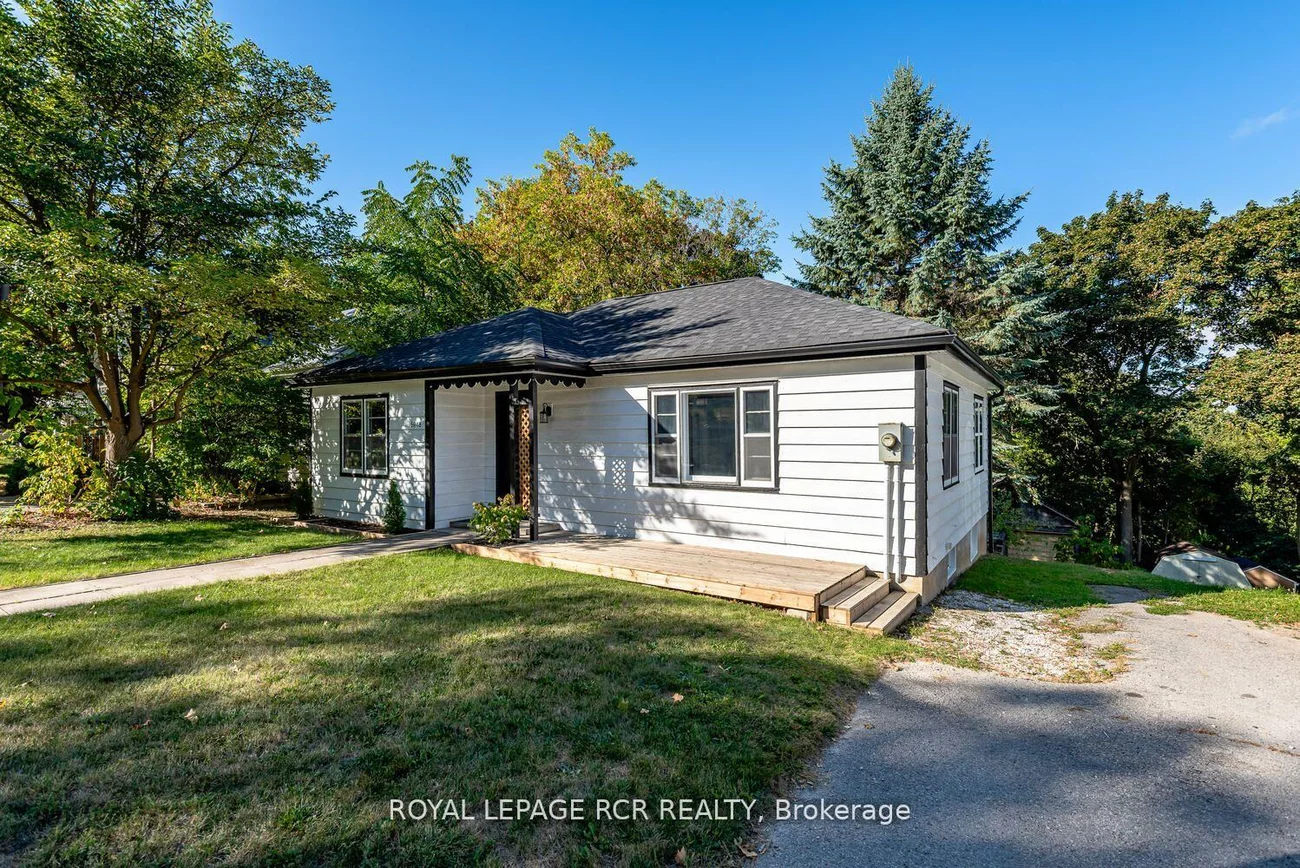 16948, Bayview, Central Newmarket, Newmarket