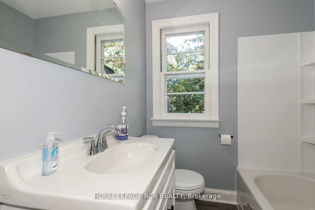 16948, Bayview, Central Newmarket, Newmarket