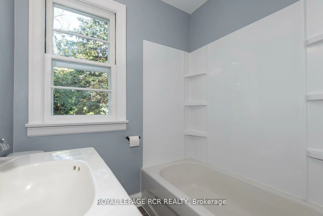 16948, Bayview, Central Newmarket, Newmarket