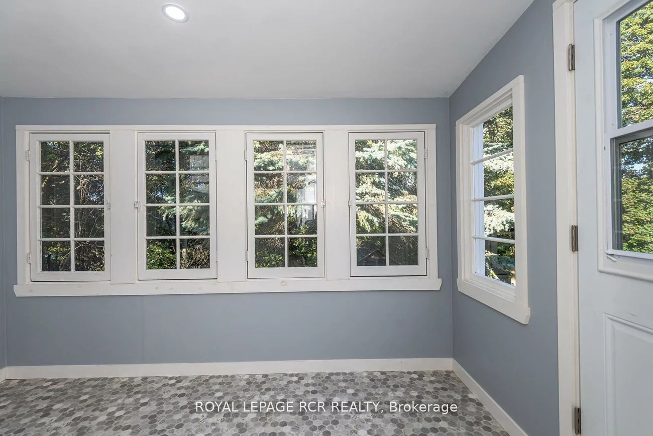 16948, Bayview, Central Newmarket, Newmarket