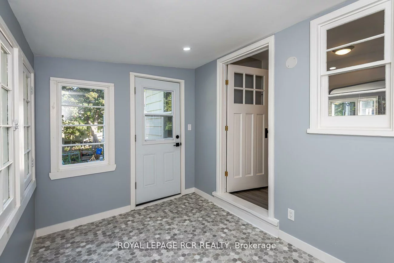 16948, Bayview, Central Newmarket, Newmarket