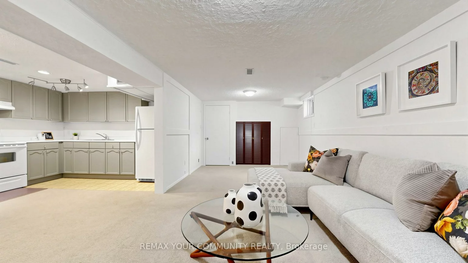 651, Mossbank, Huron Heights-Leslie Valley, Newmarket