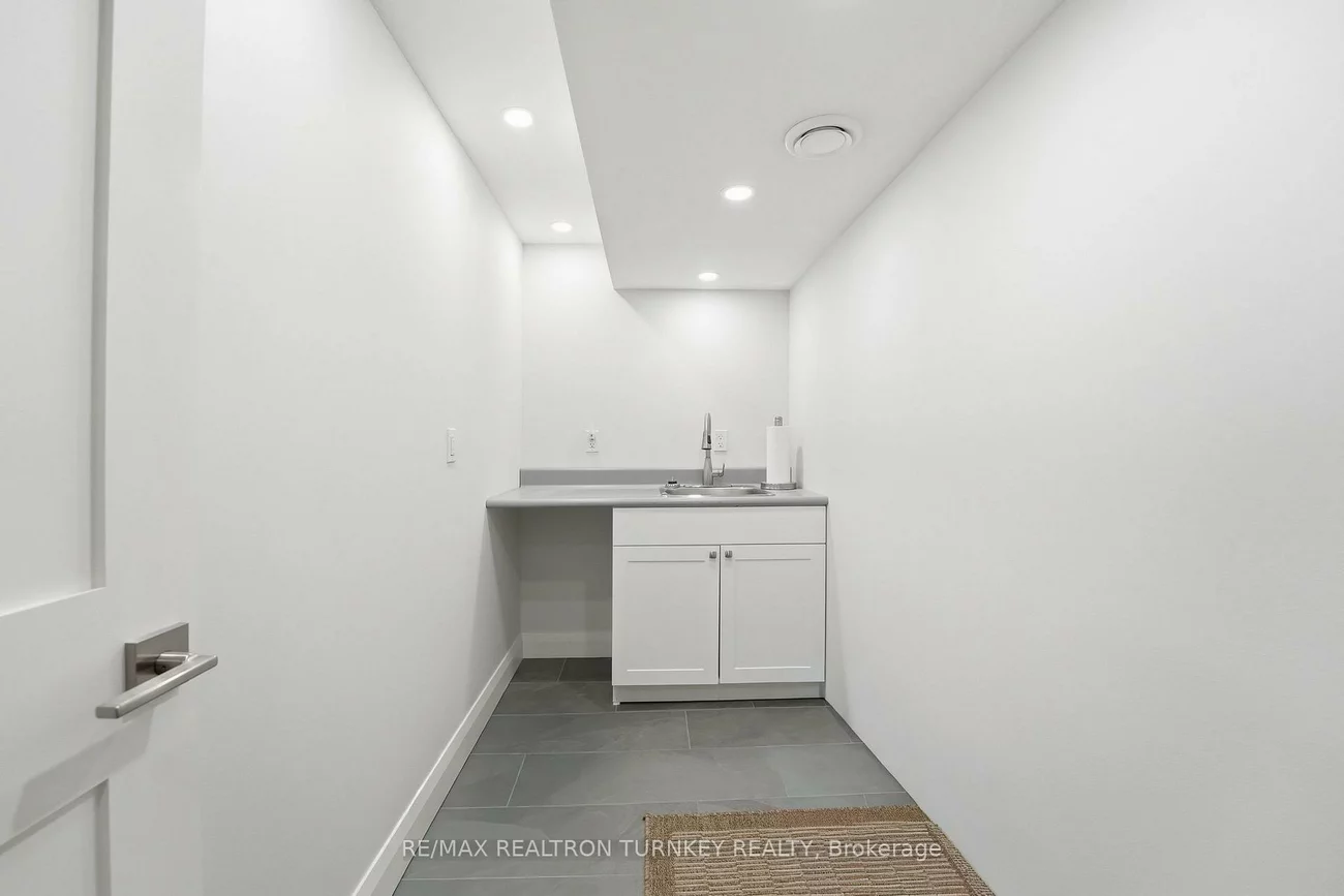 178, Parkview, Central Newmarket, Newmarket