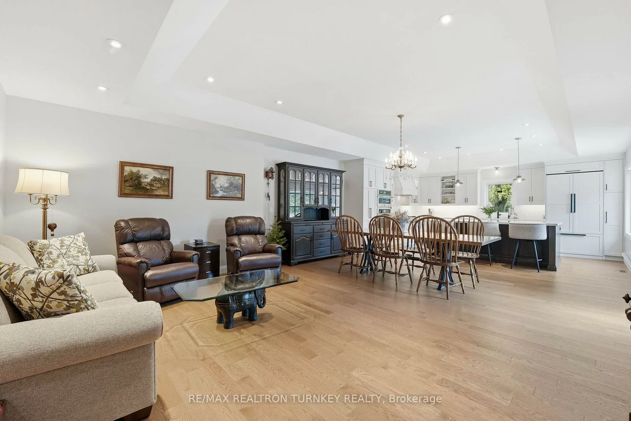 178, Parkview, Central Newmarket, Newmarket