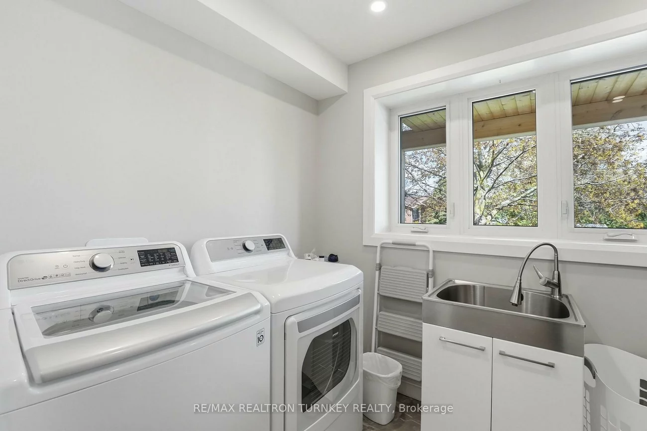 178, Parkview, Central Newmarket, Newmarket