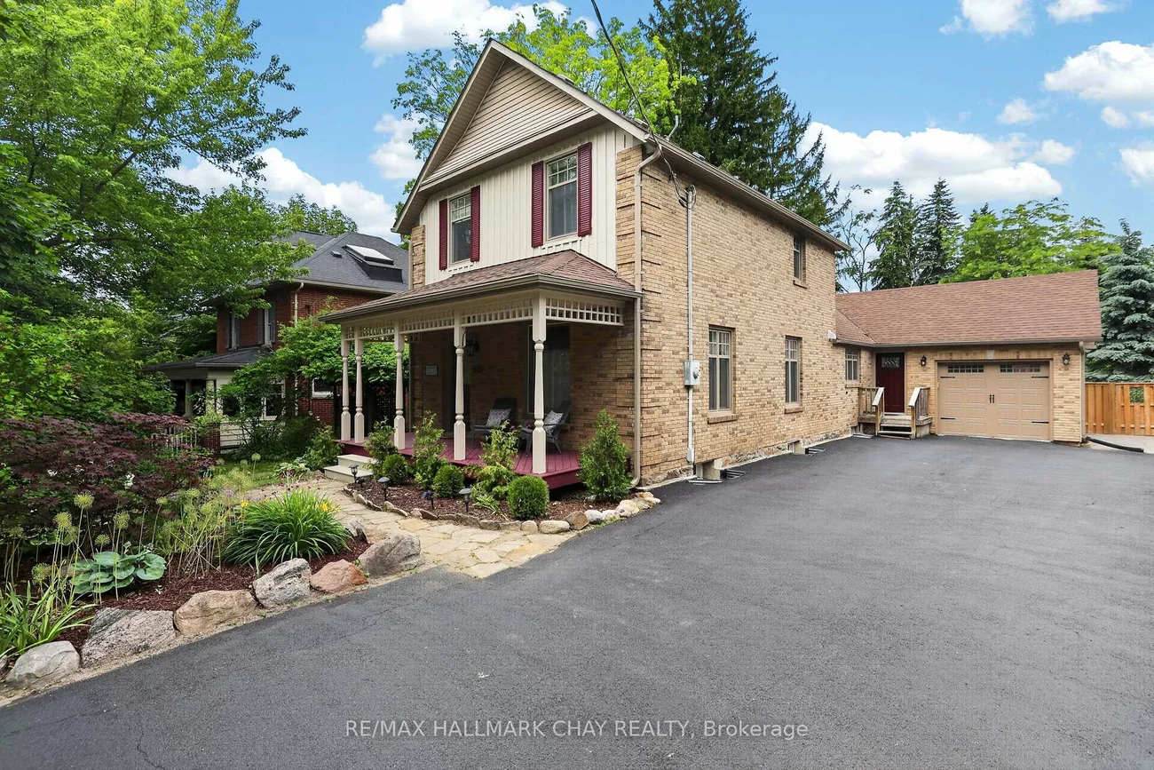 613, Queen, Central Newmarket, Newmarket