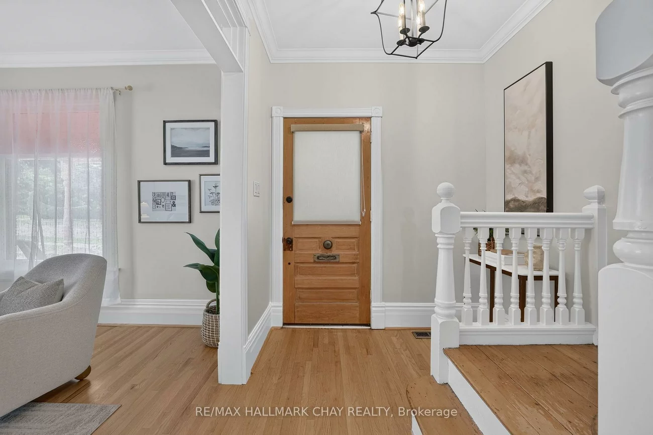 613, Queen, Central Newmarket, Newmarket