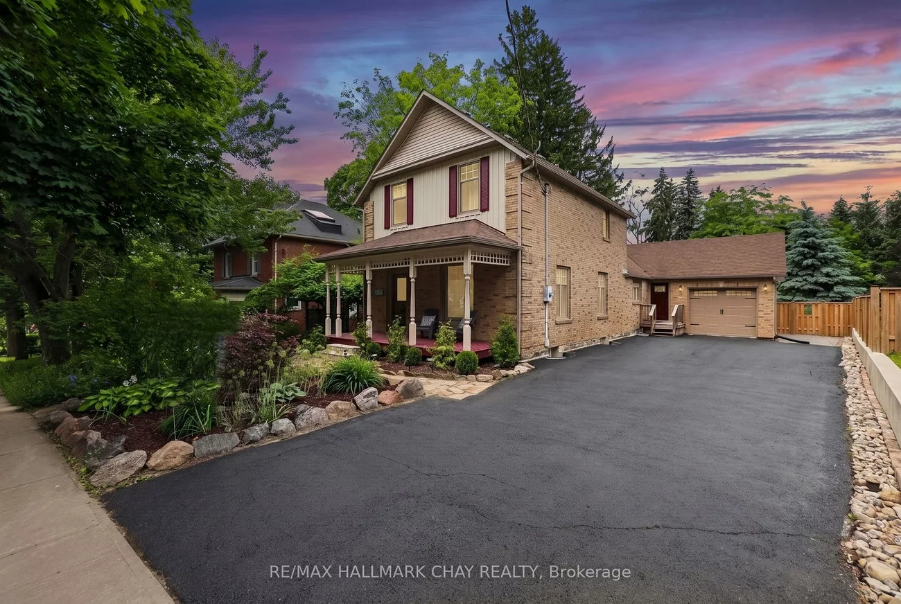 613, Queen, Central Newmarket, Newmarket