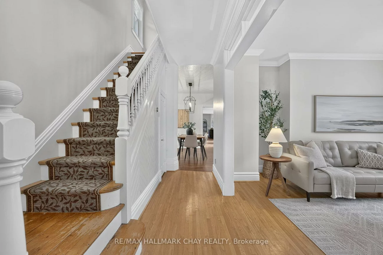 613, Queen, Central Newmarket, Newmarket