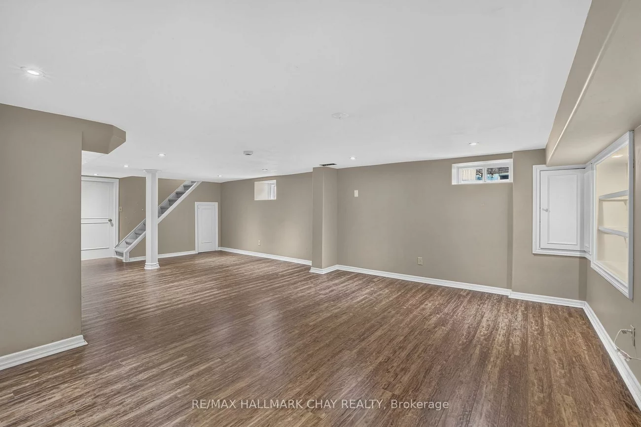 613, Queen, Central Newmarket, Newmarket