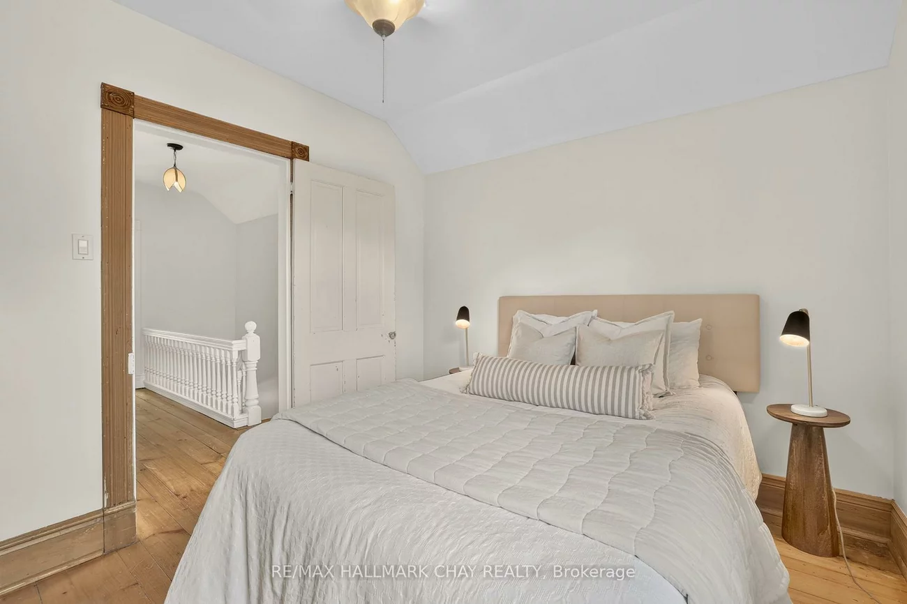 613, Queen, Central Newmarket, Newmarket