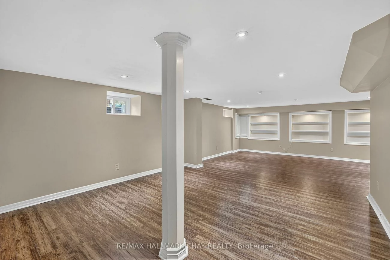 613, Queen, Central Newmarket, Newmarket