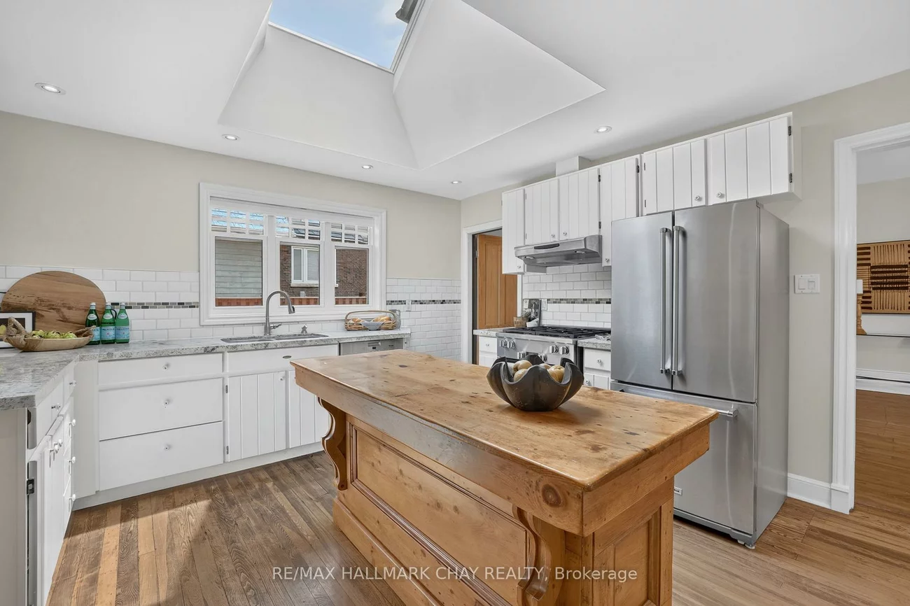 613, Queen, Central Newmarket, Newmarket