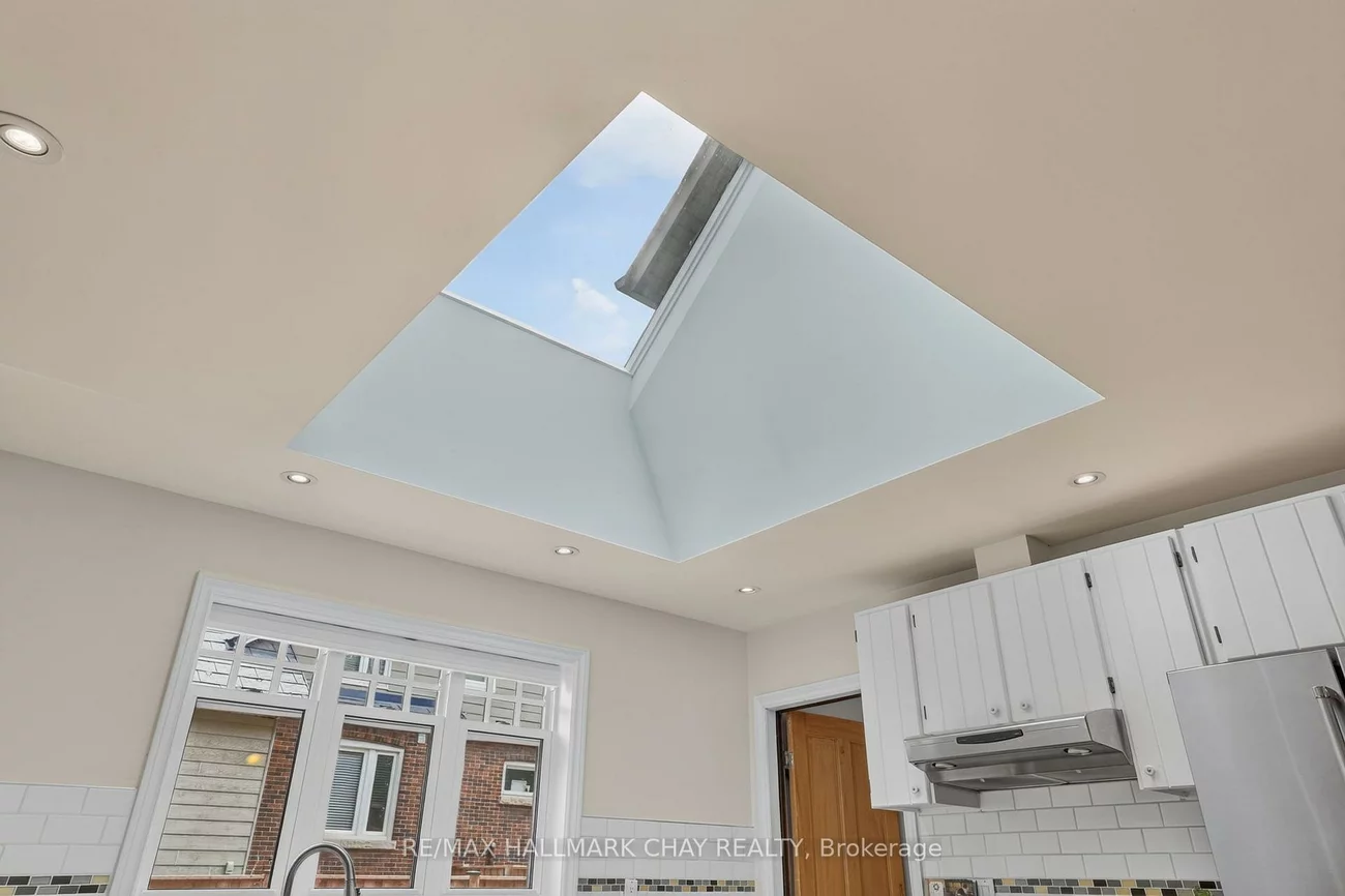 613, Queen, Central Newmarket, Newmarket