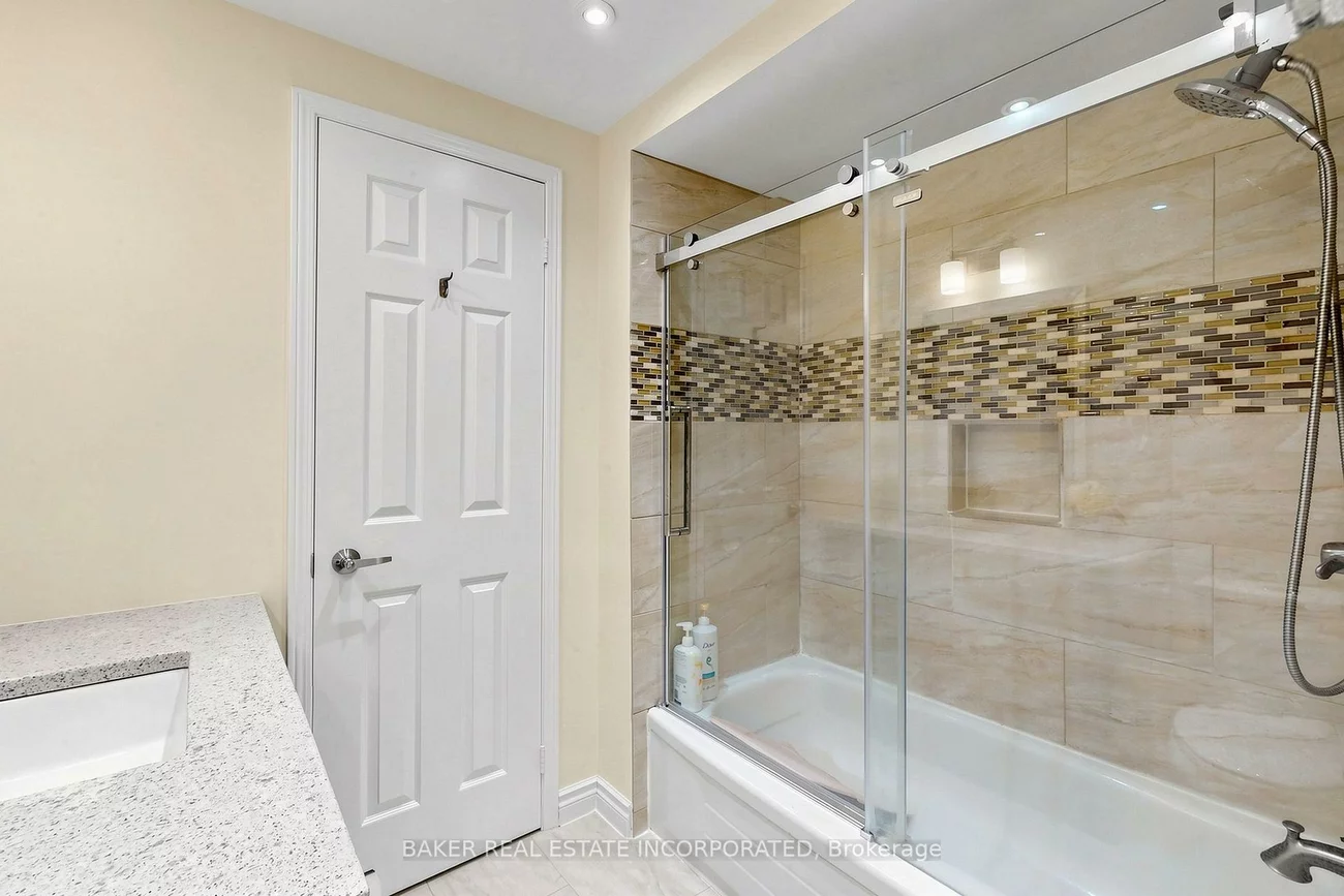 670, Leslie Valley, Huron Heights-Leslie Valley, Newmarket