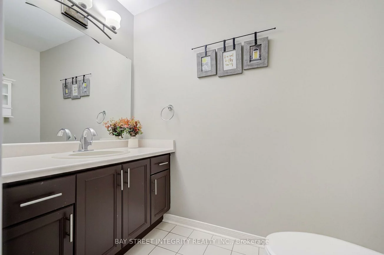 753, College Manor, Gorham-College Manor, Newmarket