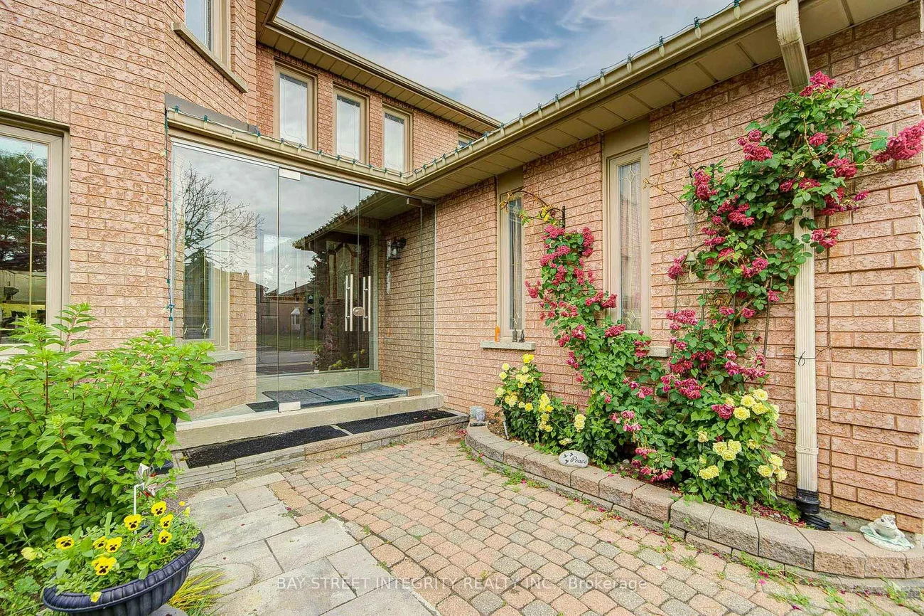 753, College Manor, Gorham-College Manor, Newmarket
