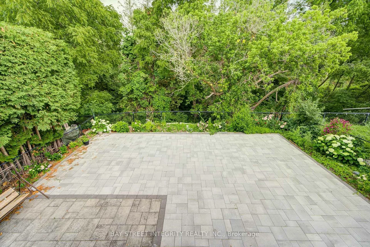 753, College Manor, Gorham-College Manor, Newmarket