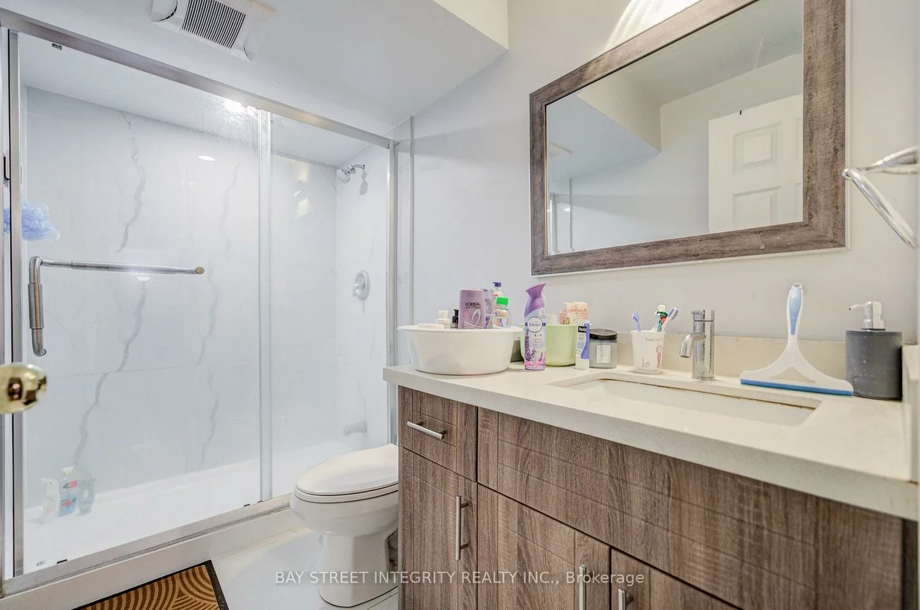 753, College Manor, Gorham-College Manor, Newmarket