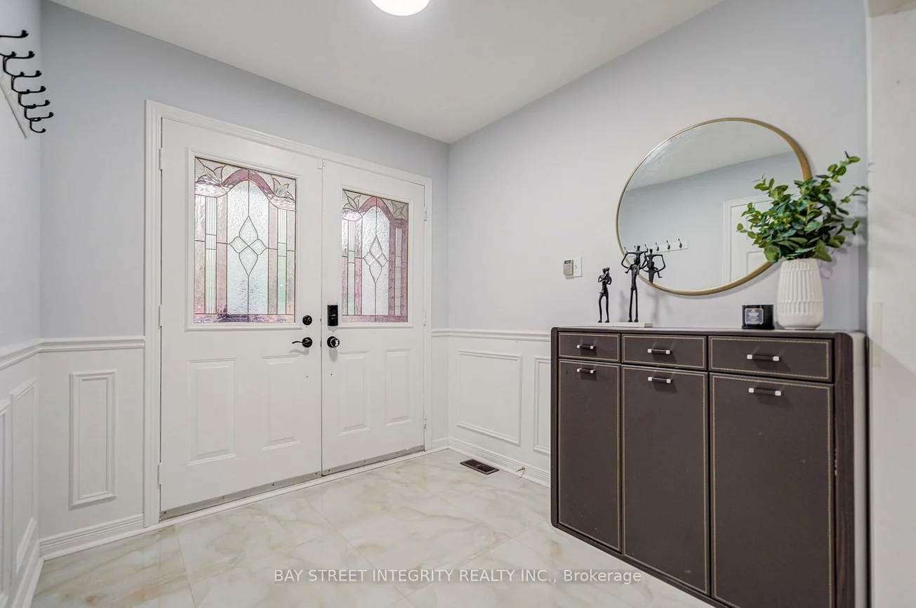 753, College Manor, Gorham-College Manor, Newmarket