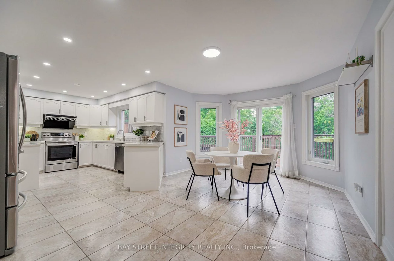 753, College Manor, Gorham-College Manor, Newmarket