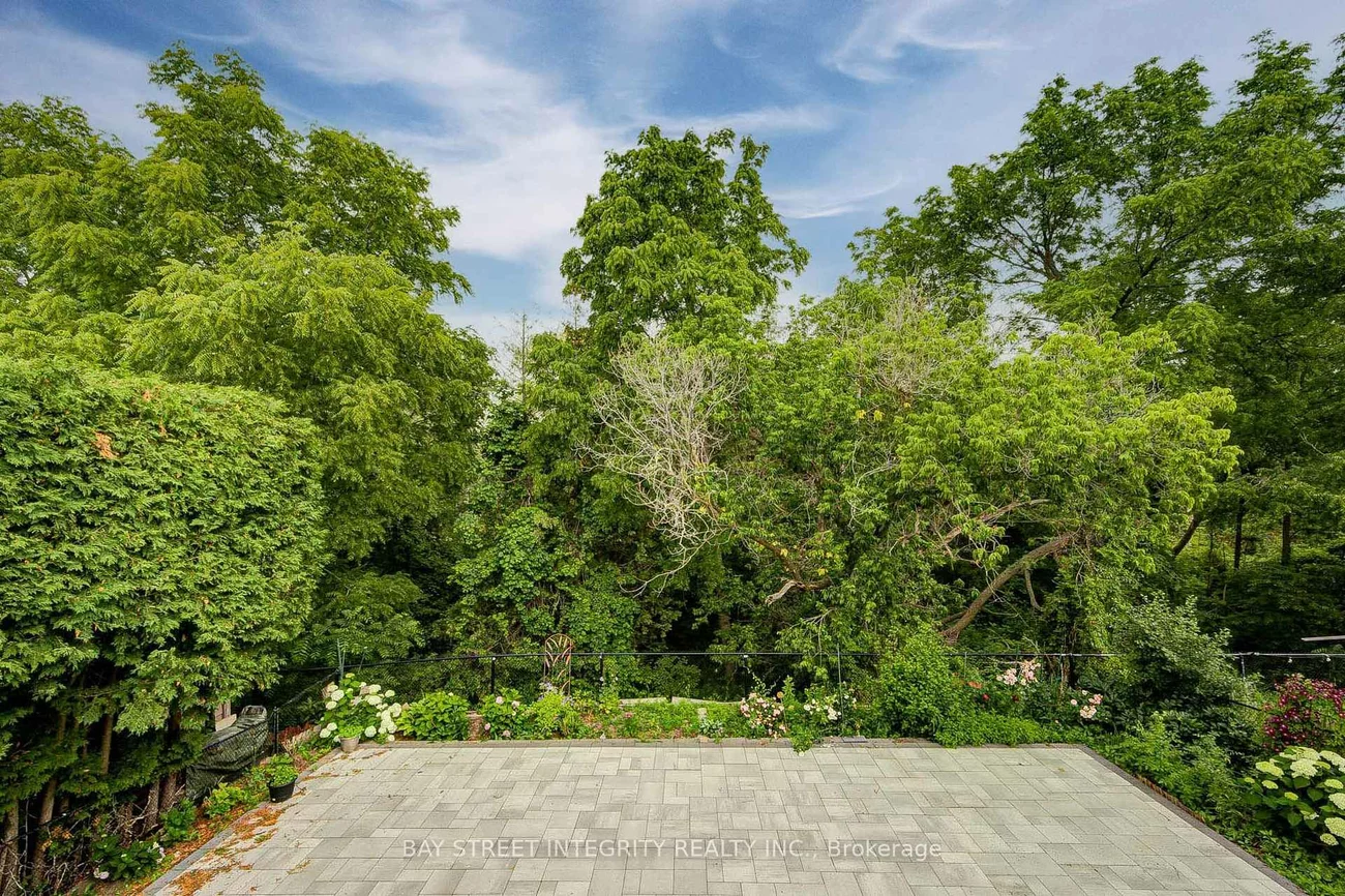 753, College Manor, Gorham-College Manor, Newmarket