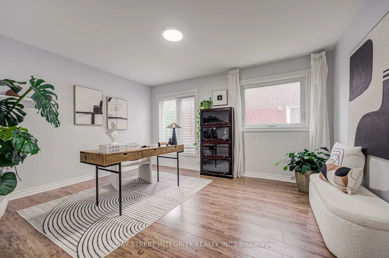 753, College Manor, Gorham-College Manor, Newmarket