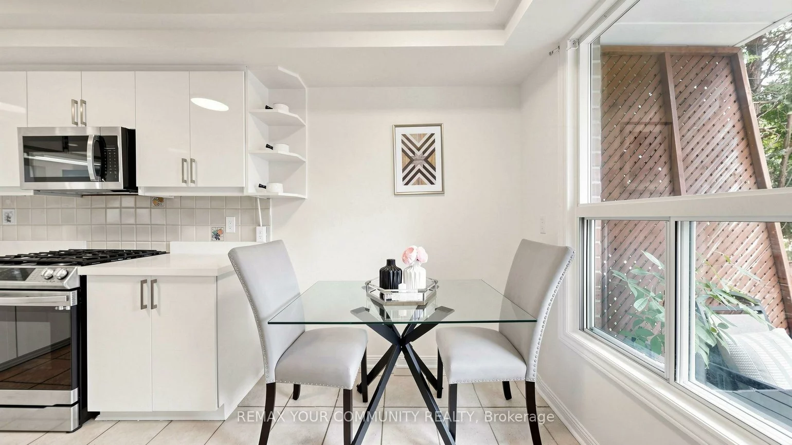 276, Currey, Central Newmarket, Newmarket
