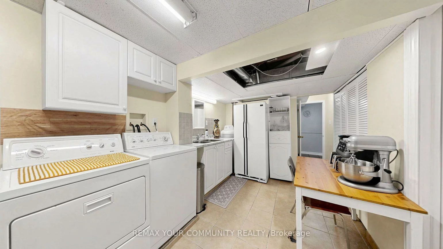 276, Currey, Central Newmarket, Newmarket