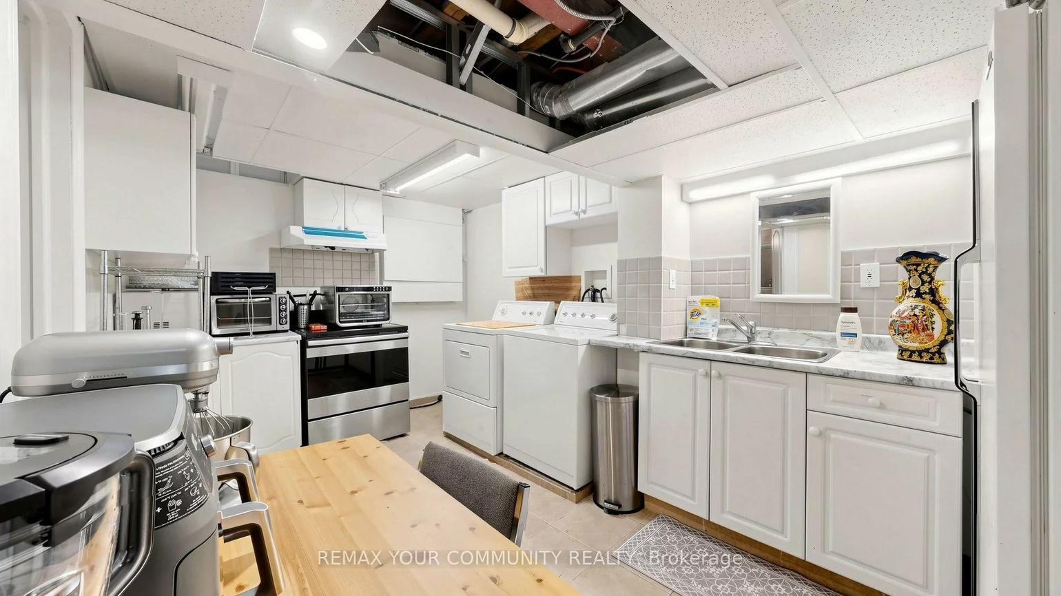 276, Currey, Central Newmarket, Newmarket