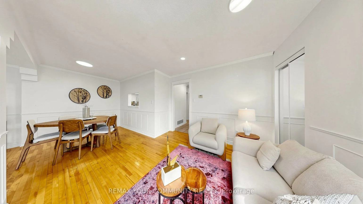 276, Currey, Central Newmarket, Newmarket