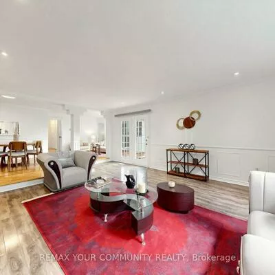 276, Currey, Central Newmarket, Newmarket